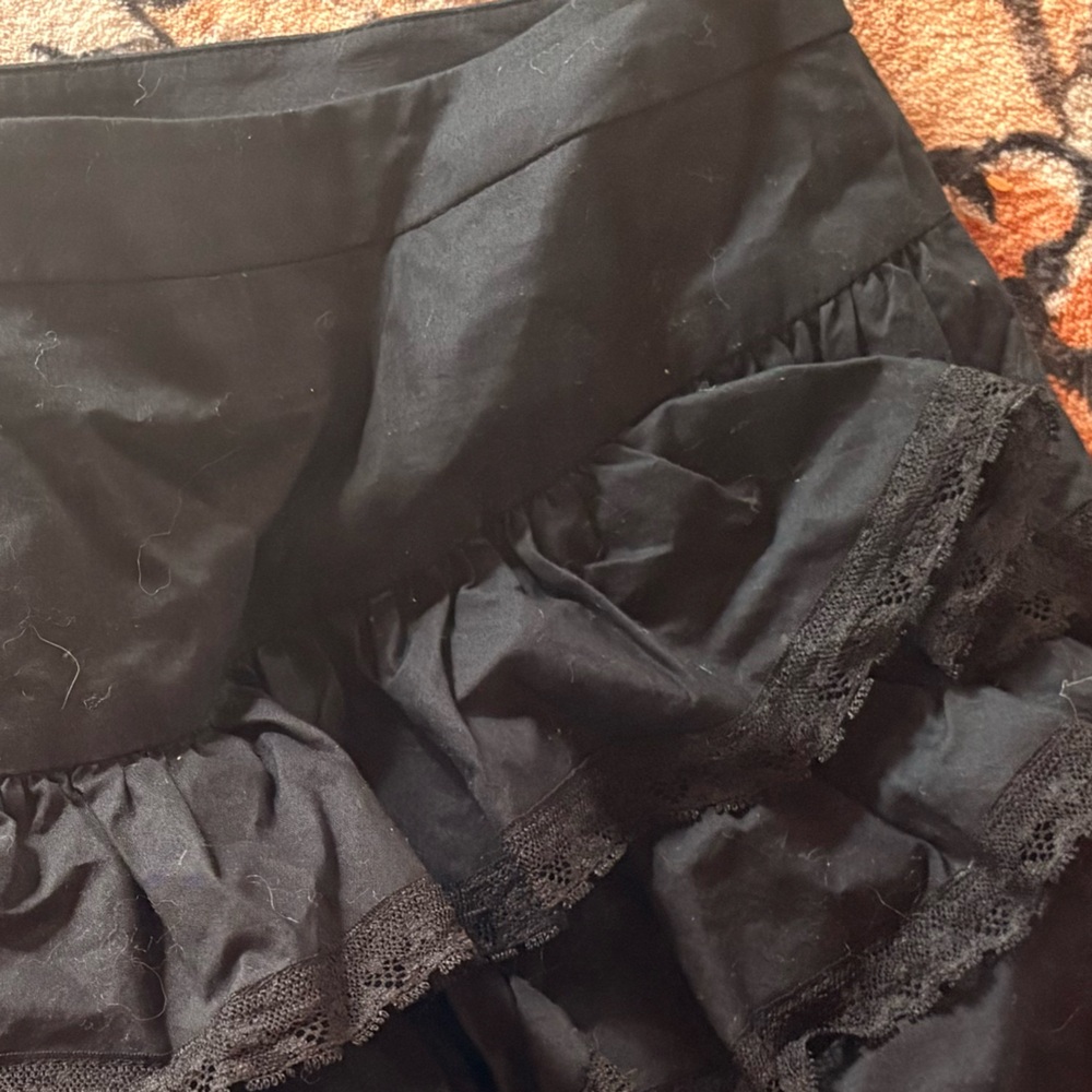 Booty ruffled Betsey Johnson Black dress shorts - Picture 2 of 4